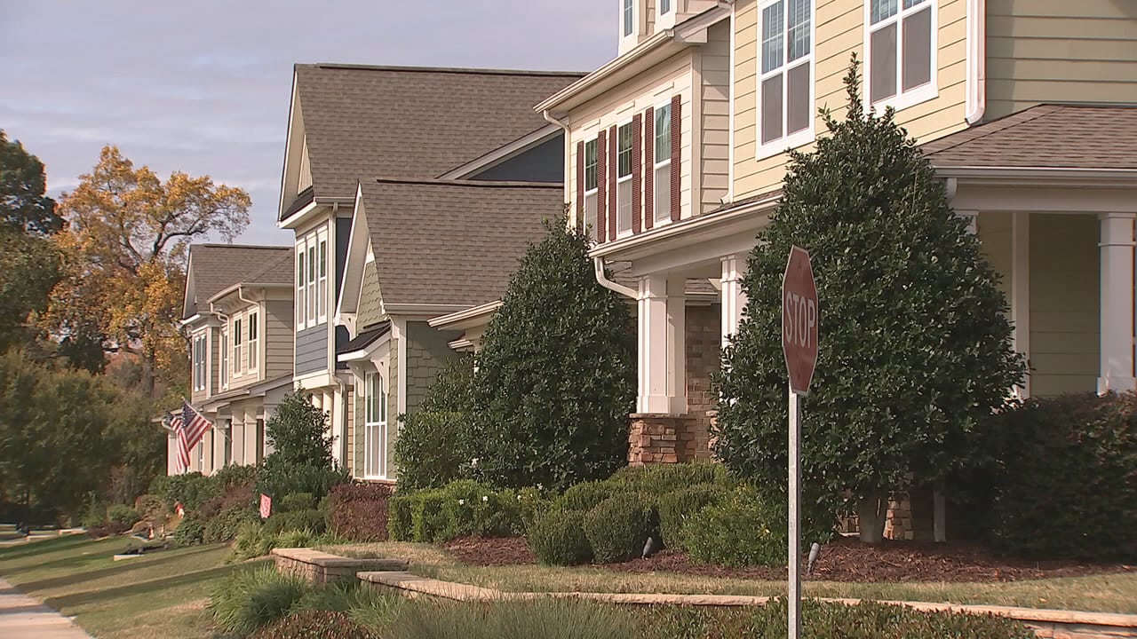 Home sellers in Charlotte face pricing predicament